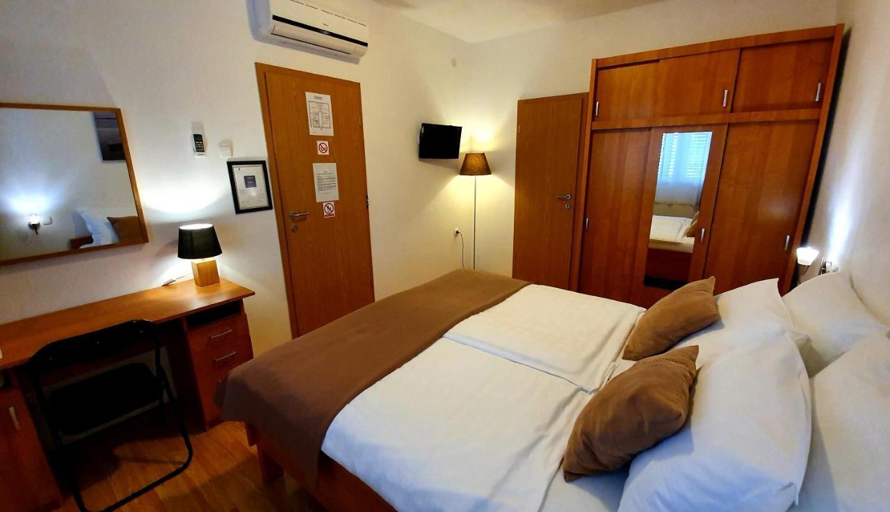 Hotel Adriasobe Vodice Exterior foto