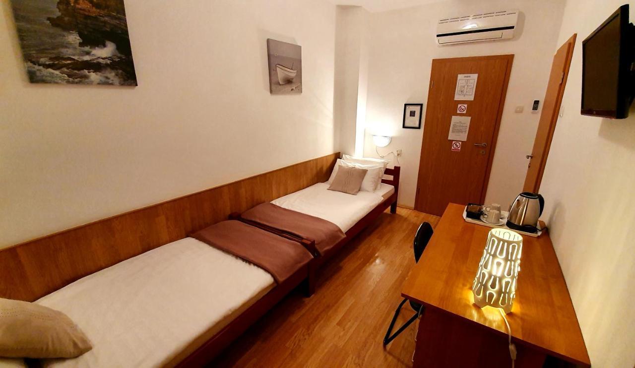 Hotel Adriasobe Vodice Exterior foto
